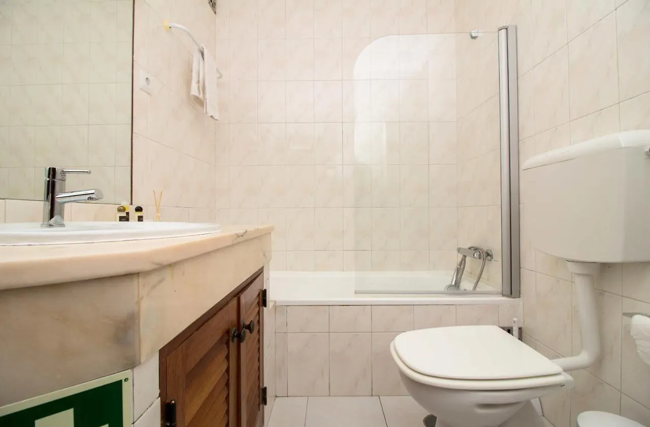 Pearl Apartment - Pool View & Top Location & Albufeira 0*,  Portugalsko